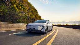日産自動車が中国で発売したセダンタイプの電気自動車(EV)「N7」