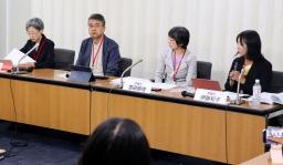 記者会見する代理人弁護士ら=6日午後、東京都千代田区