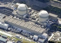 関西電力高浜原発の3号機(左)と4号機=福井県高浜町