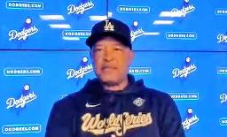 オンラインで取材に応じるドジャースのロバーツ監督=21日(共同)