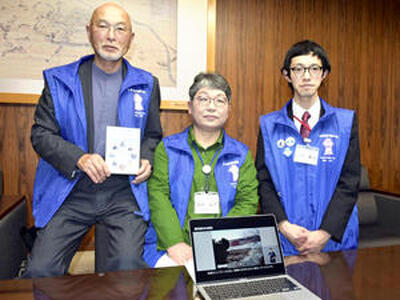 動画作成を報告する（左から）大谷会長、石川副会長、小野幹事 