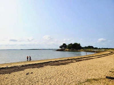 故郷のブルターニュの夏とは「海を楽しむ」ことです。ただし…気温が２０度しかなくびっくり。日本とのギャップが大きすぎました。小さい頃は暑い夏だった記憶がありますが、毎年天気がおかしくなっています