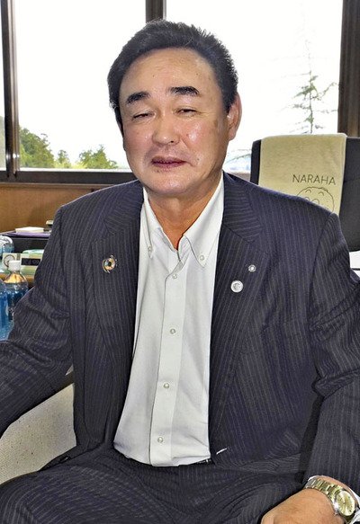 「農業、教育、健康増進・スポーツ振興の３本柱で進めていく」と松本町長