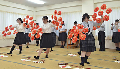 会津農林高早乙女踊り保存クラブの収録の様子