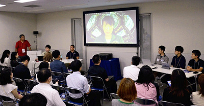 宇宙飛行士の山崎直子さんのビデオメッセージの様子