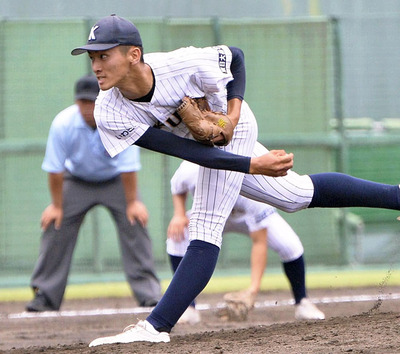 【東日大昌平―青森山田】３番手で登板し、力投した東日大昌平のエース伊奈＝ヨークいわきスタジアム