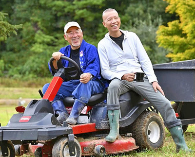 蔡さんと私（左）はもう３０年来の付き合い。目の前に問題が起きたときの考え方は面白く、彼から多くのことを学んだ