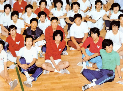 高校時代の私（前列中央）。勉強についていくことは大変だった。一方で、中学時代から続けてきた合唱に熱中した