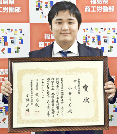 全国２位の成績で銀賞に輝いた小林さん