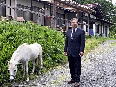 自宅で飼っているポニーと一緒に。私がなぜ自立支援や就労支援を手掛けることになったかお話しします