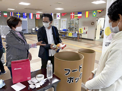 さまざまなイベントのときにフードバンクの活動を行っている。小さな善意でも人助けの大きな力になる