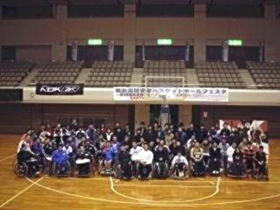 競技の魅力を知ってもらおうと開催した車いすバスケットボール大会。豊島選手など若い選手がパラアスリートとしての第一歩を踏み出すきっかけにもなった