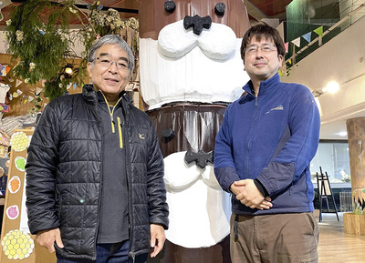 県内の生き物に興味を持つきっかけをつくってくれた三田村さん（左）と私