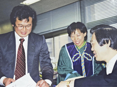 大学院時代の私（左）と進士先生（右）。先生の教えを聞いて、自分が求めていたものが見つかった