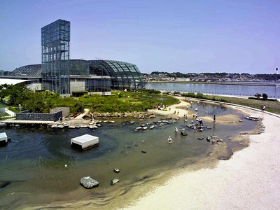 三つのエリアで構成される「蛇の目ビーチ」は２００７年に全面オープンして以来、好評を得ている