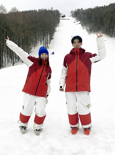 ３月の全日本選手権前に練習していたリステルスキーファンタジアでの一こま。右は西沢岳人選手