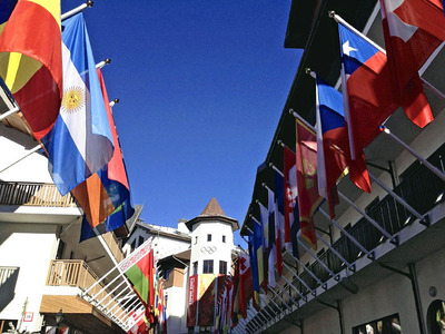 ソチ冬季五輪の選手村。モーグルは早い日程に行われるのだが、選手村は到着すると建設中の所もあった