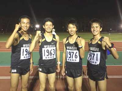 高校時代の私（右）。入学直後は同級生の（左から）相沢、阿部のレベルの高さに圧倒された。右から２人目は１学年下の遠藤日向