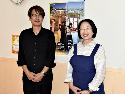 浪江で障害者施設を再開した橋本さん（右）。浪江と二本松をつなぐコンサートなどを一緒に企画している