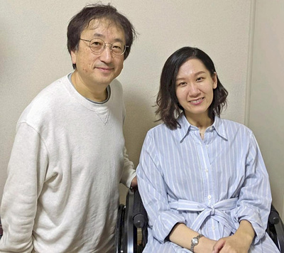 佐久間さん（右）と私。社会福祉士として活躍する彼女を頼もしく思う