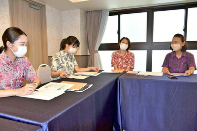 常磐興産の女性管理職による会議。女性の活躍の場として現在も続いている