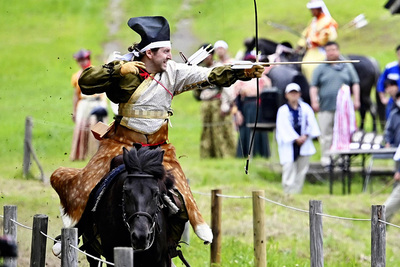 流鏑馬に挑戦する私。馬と心を通わせ、的を狙う流鏑馬の魅力をもっと多くの人に知ってもらいたい