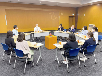 昨年から職員１０人ずつとさまざまなことを話す機会をつくった。新型コロナウイルス禍でコミュニケーションが難しい時期もあったがいろいろな気付きを得られる時間となっている
