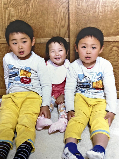 （左から）長男の大祐（だいすけ）、長女の未侑（みゆ）、次男の功汰。「３・１１」を考えるとき、震災からの時の経過と子どもたちの成長を重ねる