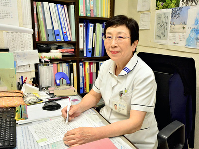 相馬中央病院の看護部長室にいる私。自分の人生は、看護という仕事に支えられてきたのだと思う