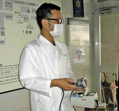 東京電力福島第１原発の状況が切迫し、相馬市でも不安が広がりつつあった。病院内でも放射線量の測定が行われていた