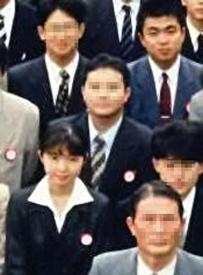 １９９７年、農林水産省に入省したばかりの私（右上）。下段左には同期で後に妻になる奈央子がいた（画像の一部を加工しています）