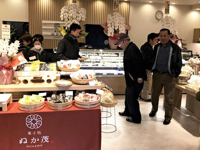 ２０２０年３月に営業再開した当時の店内。多くの人が足を運んでくれた喜びとともに「気を引き締めて仕事に臨まないといけない」と覚悟も込み上げてきた