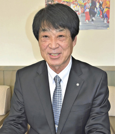 山本育男町長