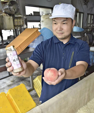 桃ノ甘酒を開発した時の私。これまで独自の製法でさまざまな味の甘酒を生み出してきた