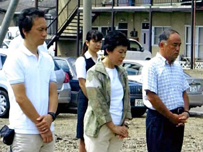 花の里の所長を経て、初めて携わった施設の地鎮祭に参加した私（左）。所長を経験した後、新規施設の開業や統括管理をする立場となった