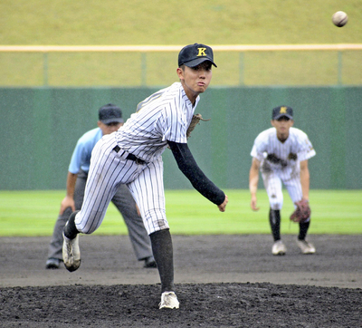 【福島明成・安達・本宮―いわき光洋】２回無失点の好救援を見せた、いわき光洋の高萩＝ヨークいわきスタジアム