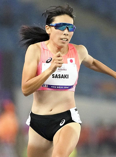【パラ陸上女子４００メートル（視覚障害Ｔ１３）決勝】力強い走りで３位の快走を見せた佐々木真菜（日本パラ陸上競技連盟撮影）