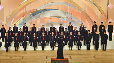 自由曲「夕暮」を演奏する郡山一＝東京・ＮＨＫホール