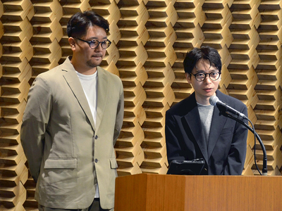 福島への思いを込めた映画企画を披露する平田さん（右）と武中さん