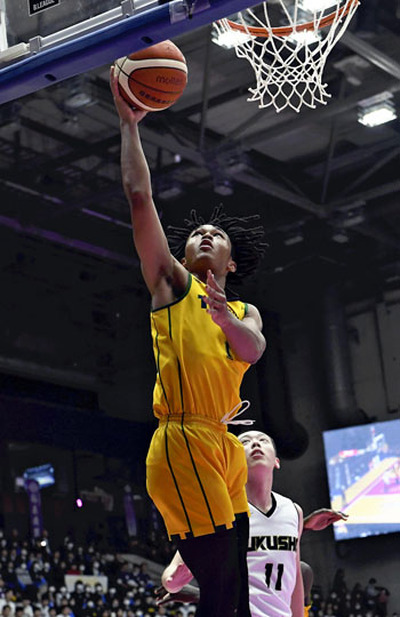 【福島東稜―福島商】第１Ｑ、シュートを放つ福島東稜の斎藤＝宝来屋ボンズアリーナ