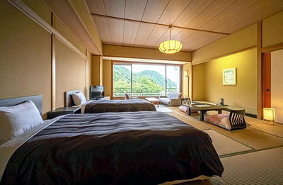 吉川屋のベッド付き客室。資金を活用し、新たに９部屋を増室する計画だ