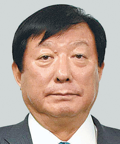 亀岡偉民被告