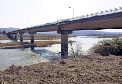 架け替え事業に着手する鎌田大橋