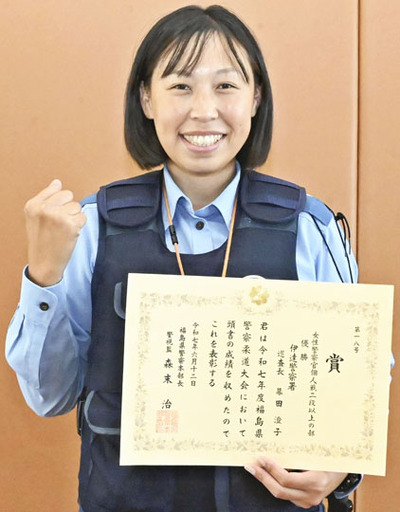 「優しくてちょっと強い、かっこいい警察官を目指して頑張りたい」とほほ笑む幕田さん