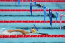 　パリ五輪本番会場のラデファンス・アリーナで行われた練習＝２４日、パリ（ＡＰ＝共同）