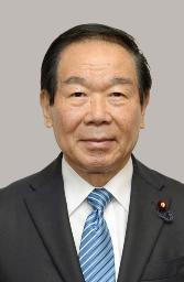 　額賀福志郎氏