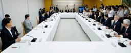 　首相官邸で開かれたＧＸ実行会議＝２７日午後