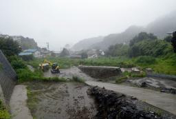 　復興事業が行われている静岡県熱海市伊豆山地区の旧警戒区域。日常を取り戻すまでの課題が山積する＝８月３０日