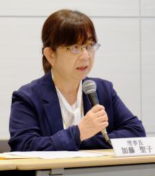 　記者会見する日本産科婦人科学会の加藤聖子理事長＝７日午後、東京都中央区