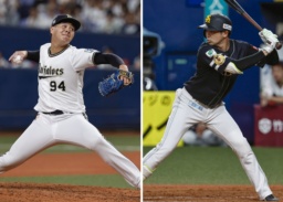 　８回、登板したオリックス・川瀬堅斗（左）と代打で打席に立つソフトバンク・川瀬晃。兄弟の対決が実現した＝京セラドーム